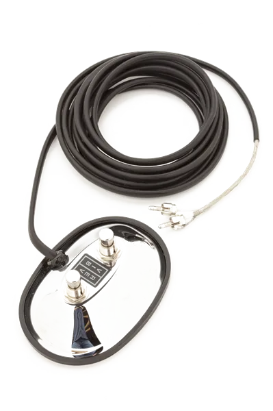 Fender 2-Button Vintage-Style Footswitch (RCA Jacks) — 2-Button Vintage-Style Footswitch: with RCA Jacks · Ricambi per amplificatori · R&D Sound Lugano