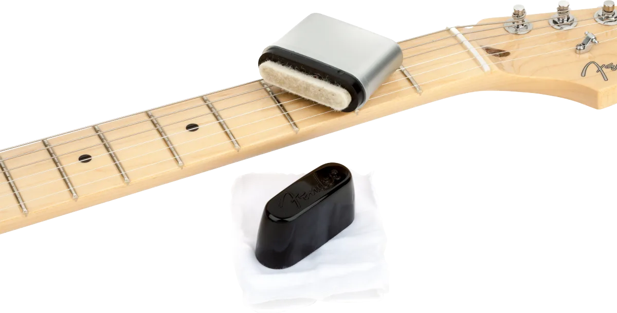Fender Speed Slick Guitar String Cleaner — Black/Silver · Altri accessori · R&D Sound Lugano