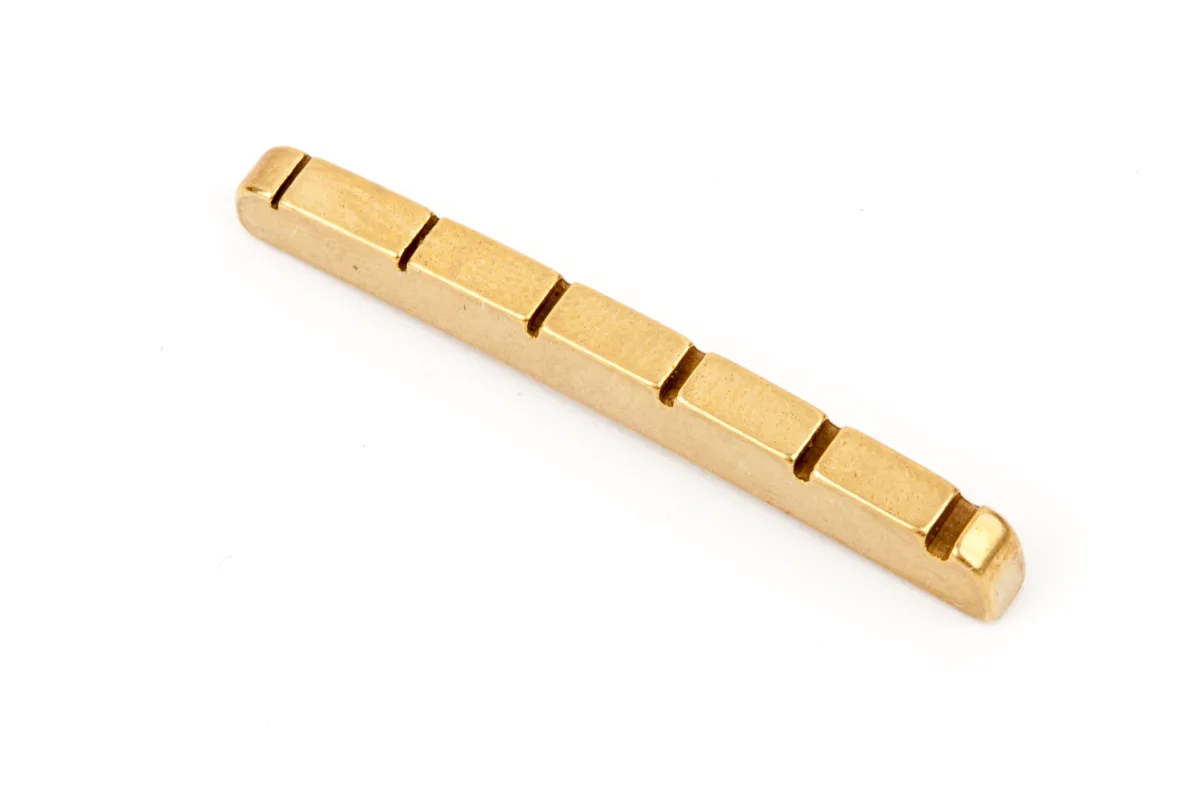 Fender Yngwie Malmsteen Brass String Nut, Pre-Slotted · Altri ricambi · R&D Sound Lugano